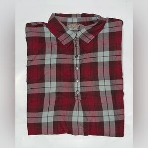 Duluth Trading Company Women’s Medium Plaid Roll Sleeve Snap Button Shirt